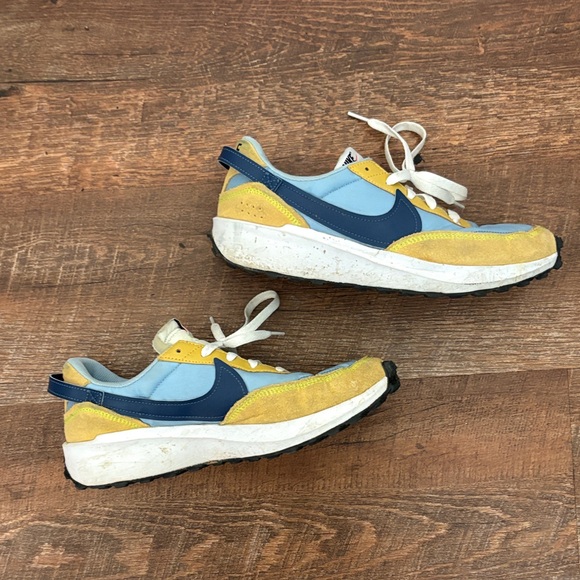 Nike Sneakers in Blue and Yellow - Picture 3 of 5